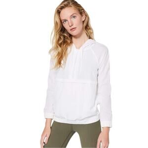 Lululemon Pack Light 1/2 Zip Pullover in White Medium